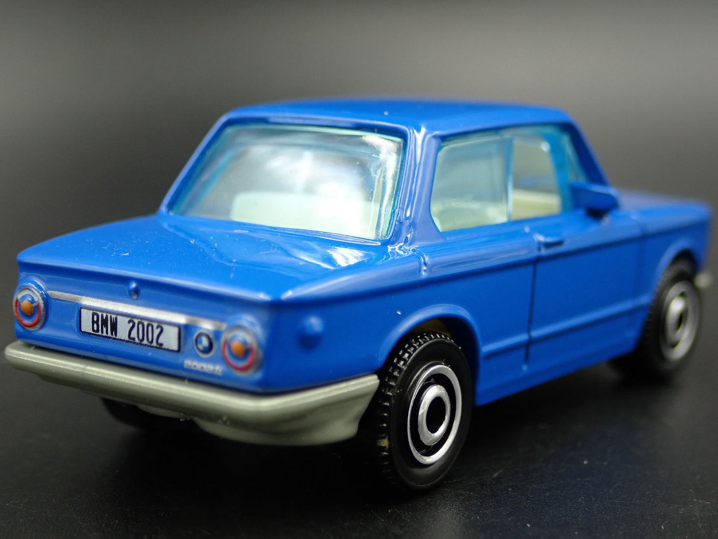 1966-1977 BMW 2002 BLUE 1:64 SCALE LIMITED COLLECTIBLE DIORAMA DIECAST MODEL CAR