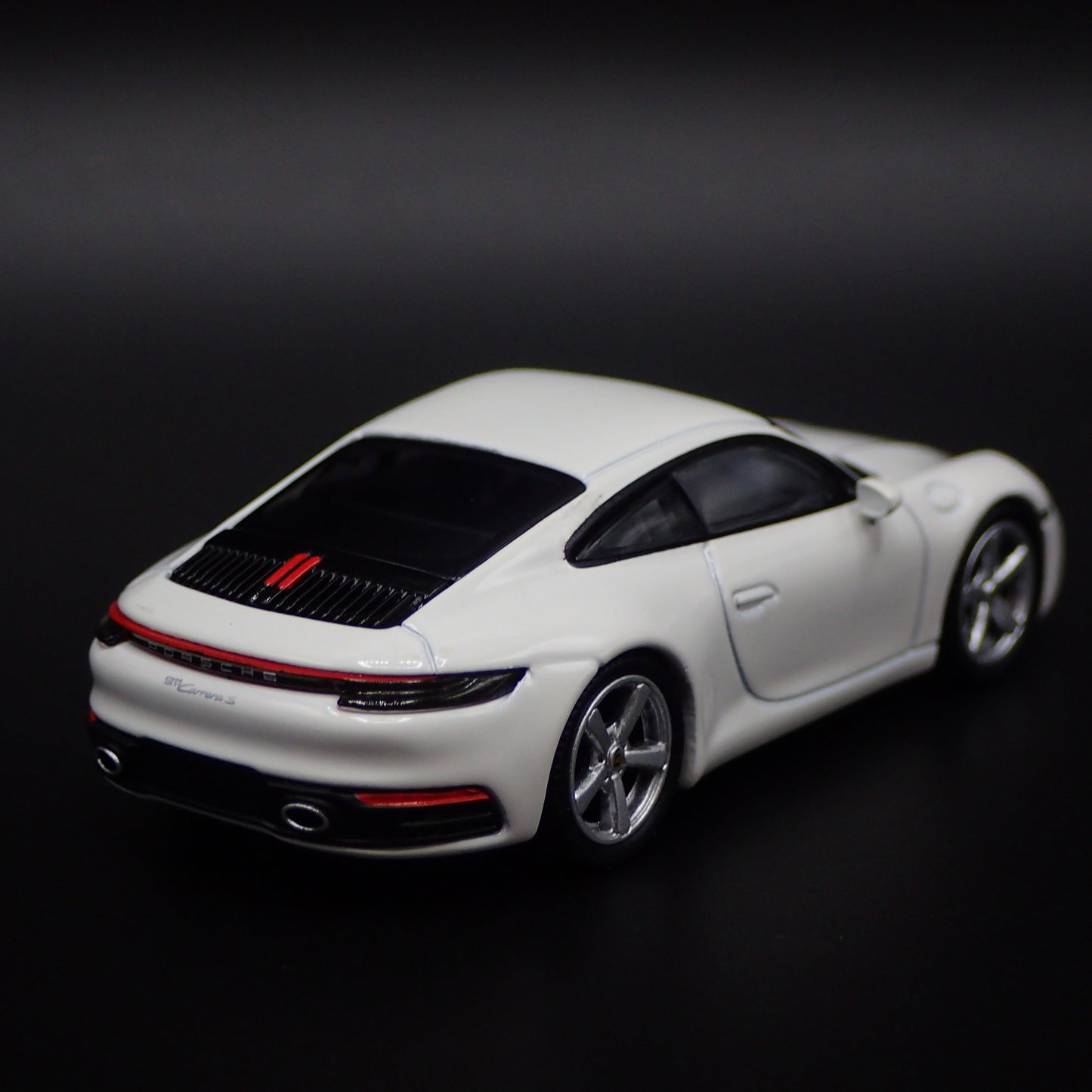 2018-2025 PORSCHE 911 CARRERA S 992 WHITE 1:64 SCALE DIORAMA DIECAST MODEL CAR