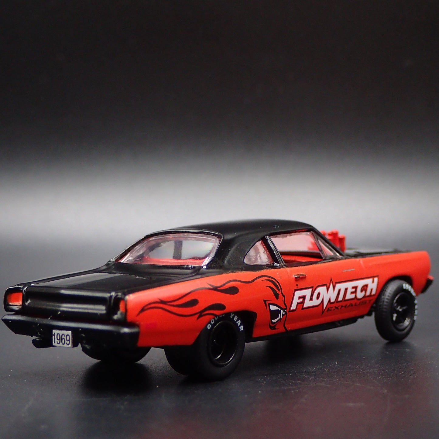 1969 69 PLYMOUTH ROAD RUNNER 440 FLOWTECH 1:64 SCALE DIORAMA DIECAST MODEL CAR