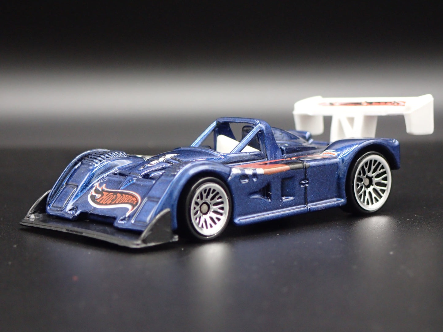 1995-2000 RILEY & SCOTT MK III RACE CAR 1:64 SCALE DIORAMA DIECAST MODEL CAR