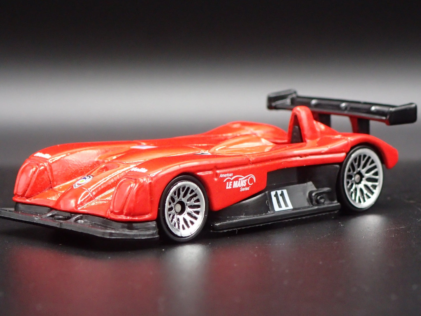 1999-2002 PANOZ LMP-1 ROADSTER RACE CAR RED 1:64 SCALE DIORAMA DIECAST MODEL CAR