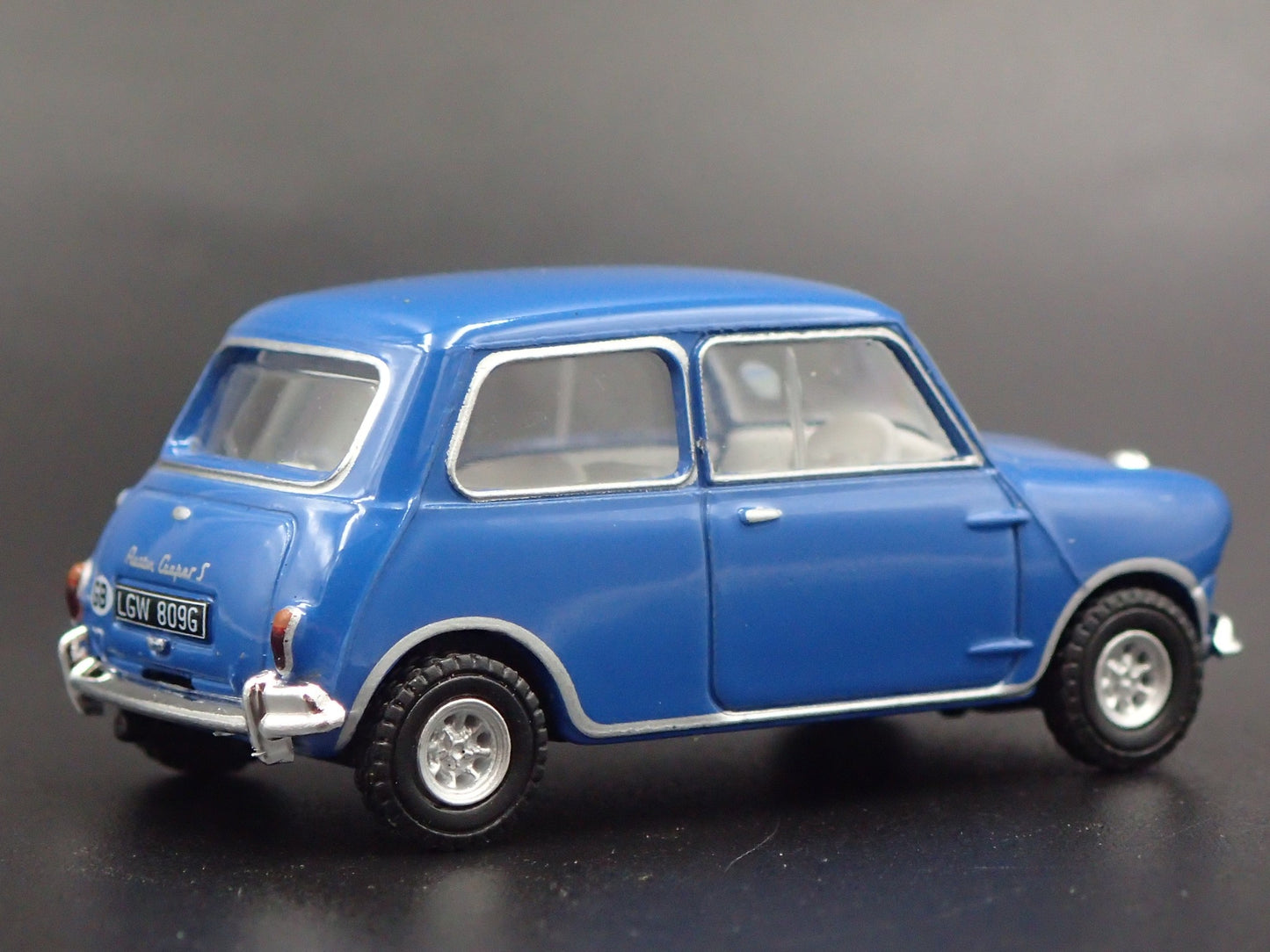 1959-1967 AUSTIN MINI COOPER S 1275 MK1 1:64 SCALE DIORAMA DIECAST MODEL CAR