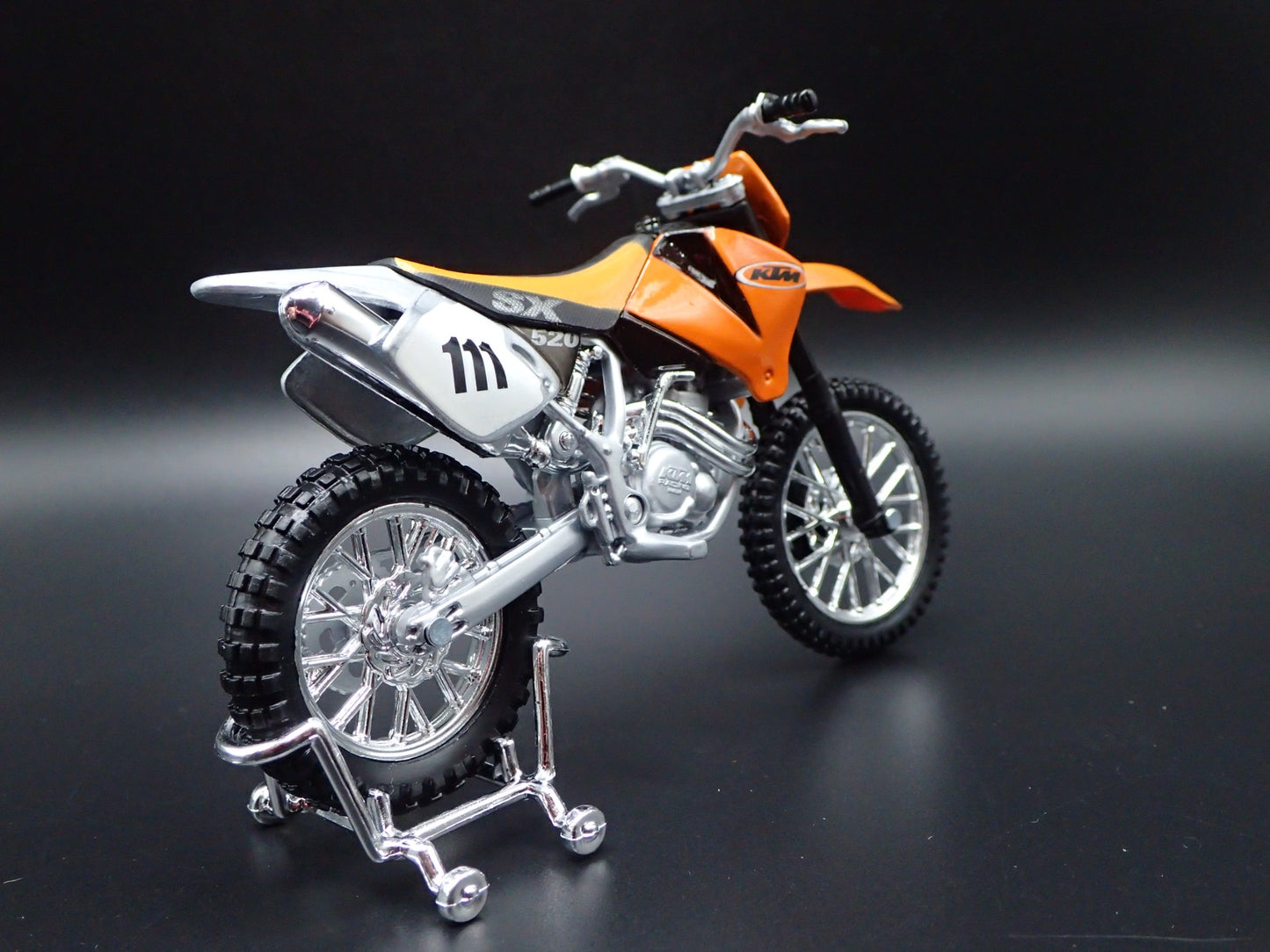 KTM 520SX DIRT BIKE MOTORCYCLE ORANGE 1/18 SCALE DIORAMA DIECAST MODEL BIKE