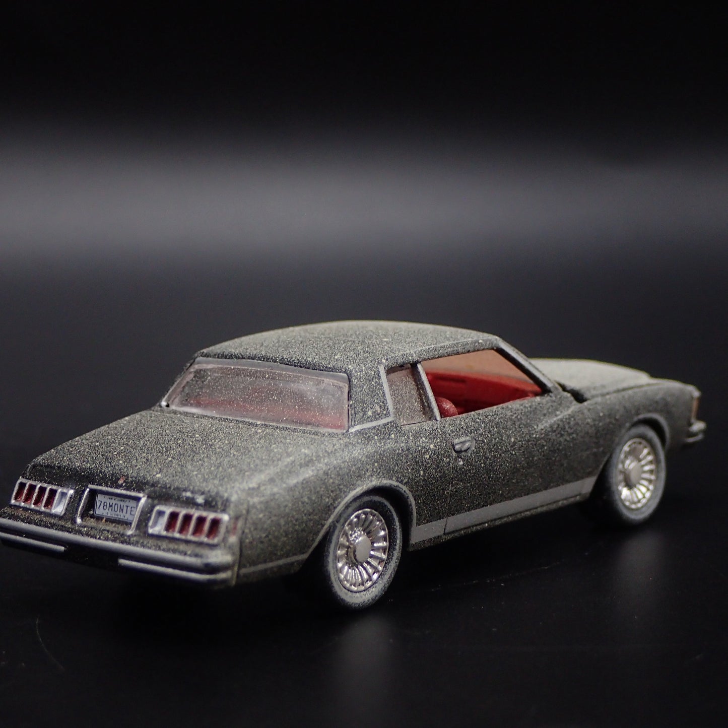 1978 CHEVY CHEVROLET MONTE CARLO G BODY BARN FIND 1:64 SCALE DIECAST MODEL CAR