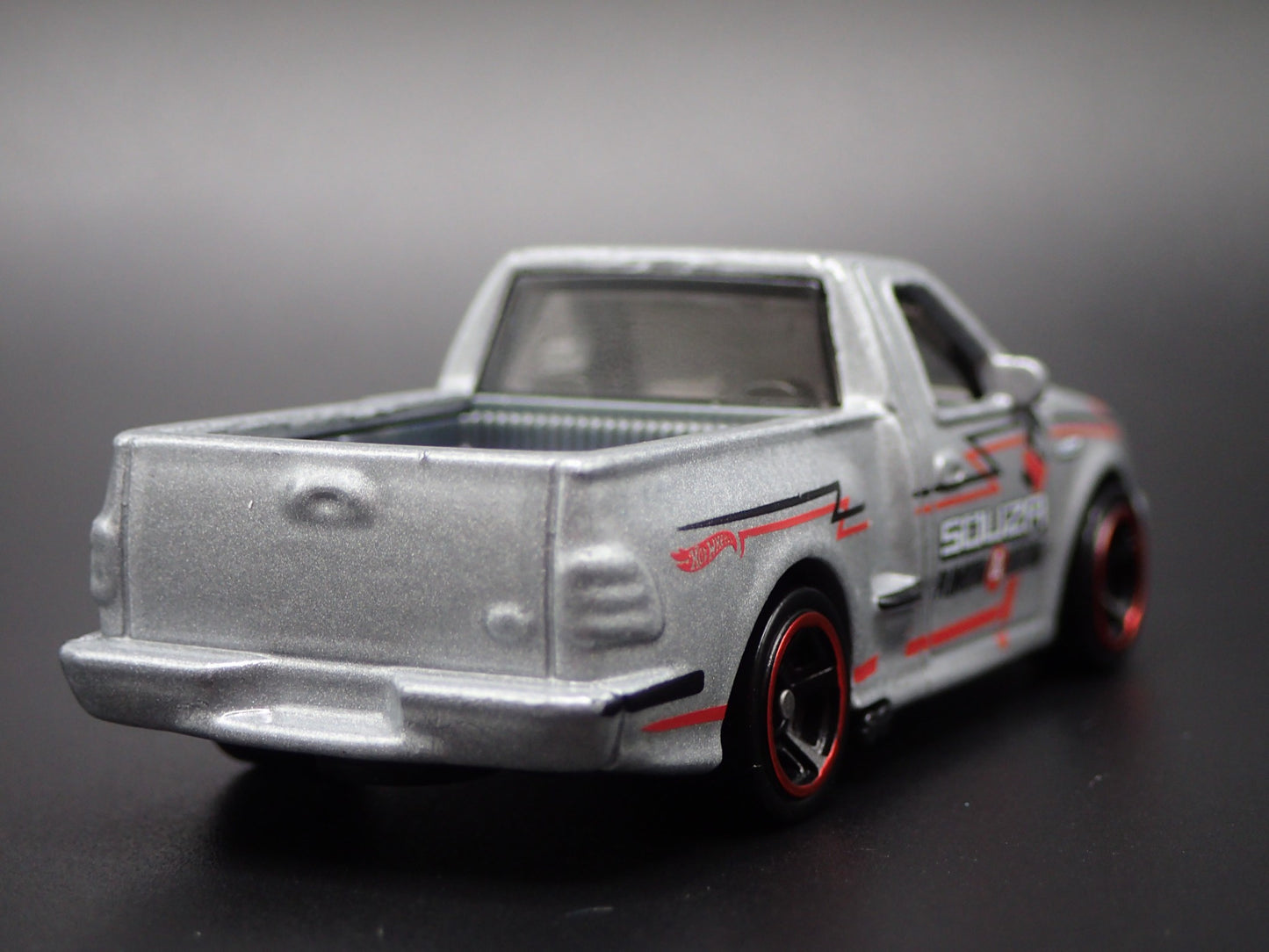 1999-2004 FORD SVT F150 LIGHTNING PICKUP TRUCK SIL 1:64 SCALE DIECAST MODEL CAR