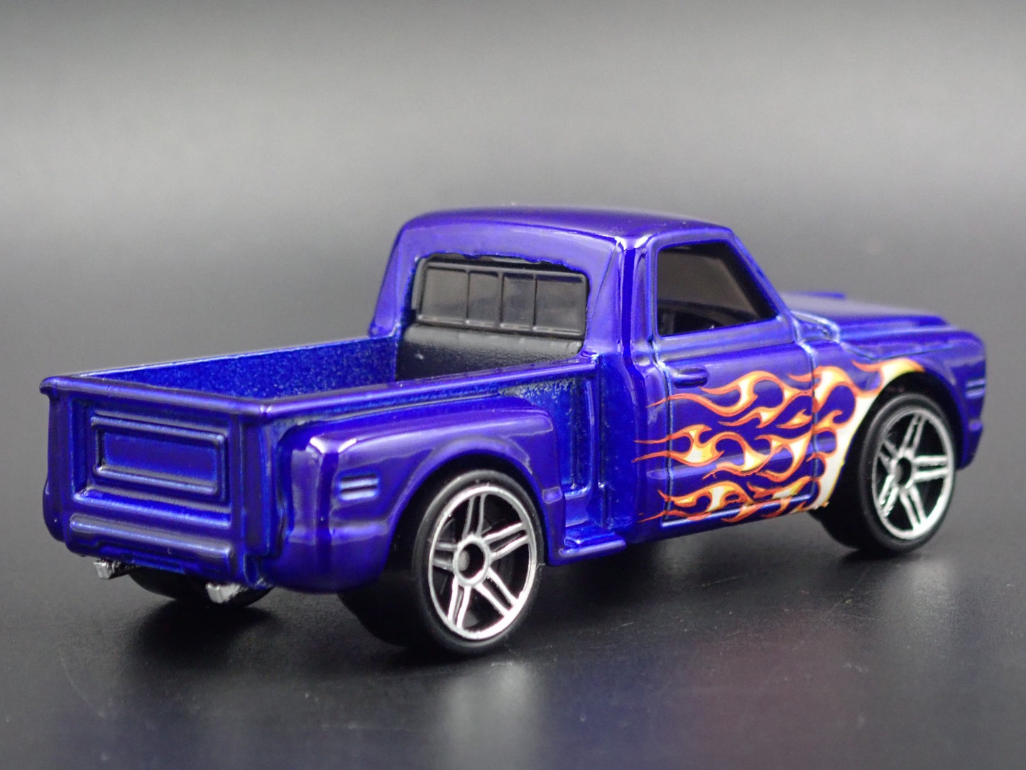 1969 69 CHEVY CHEVROLET STEP SIDE PICKUP TRUCK RARE 1:64 SCALE DIECAST MODEL CAR