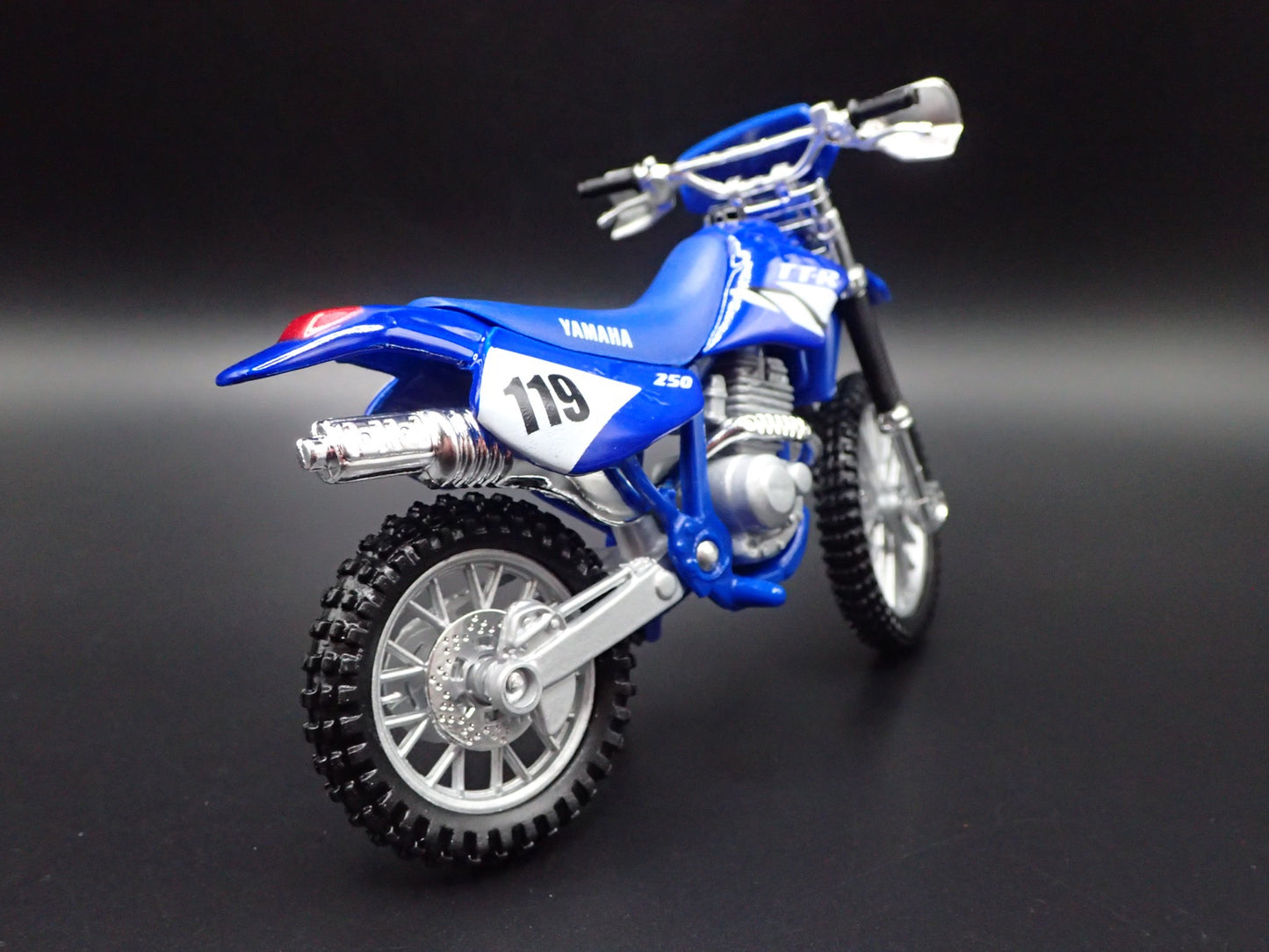 YAMAHA TTR 250 DIRT BIKE MOTORCYCLE BLUE 1/18 SCALE DIORAMA DIECAST MODEL BIKE