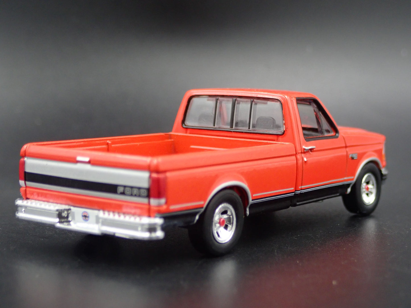 1992 92 FORD F150 PICKUP TRUCK LONG BED RED 1:64 SCALE DIORAMA DIECAST MODEL CAR