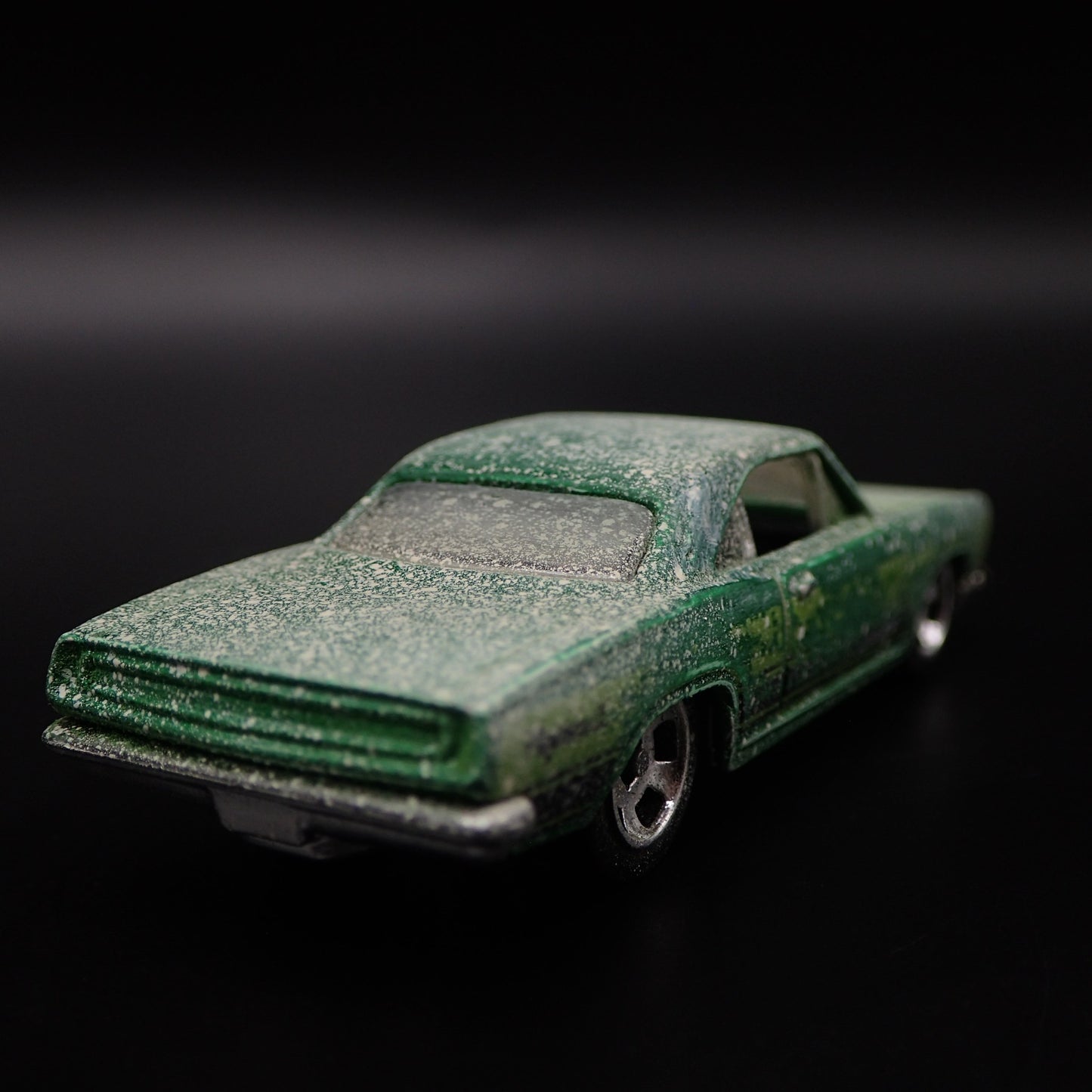 1968 68 PLYMOUTH BARRACUDA FORMULA S BARN FIND 1:64 SCALE DIECAST MODEL CAR