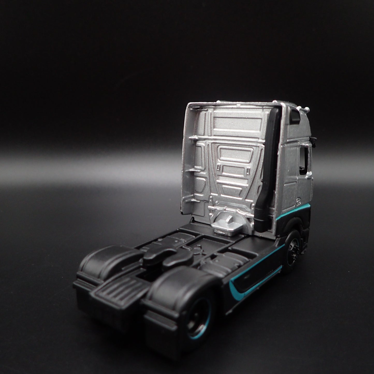 MERCEDES-BENZ ACTROS 1851 CAB BIG RIG 1/64 SCALE COLLECTIBLE DIECAST MODEL CAR