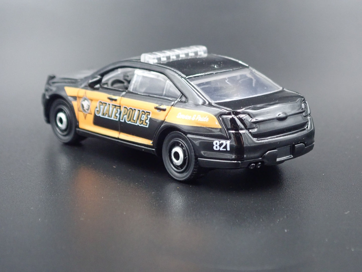 FORD POLICE INTERCEPTOR STATE POLICE BLACK 1/64 SCALE DIECAST DIORAMA MODEL CAR