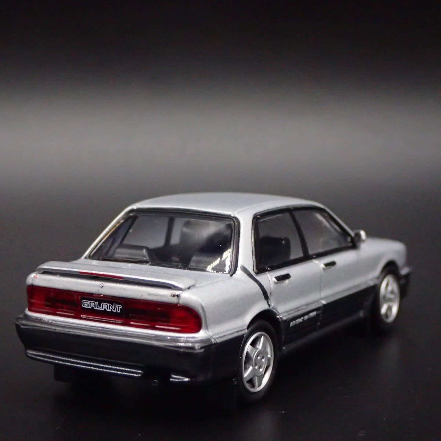 1987-1992 MITSUBISHI GALANT VR4 1:64 SCALE COLLECTIBLE DIORAMA DIECAST MODEL CAR