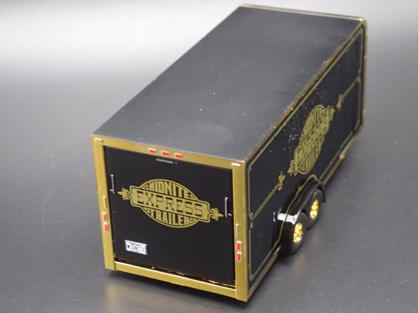MIDNIGHT EXPRESS ENCLOSED CAR TOY HAULER TRAILER OPENING DOOR 1:64 SCALE MODEL