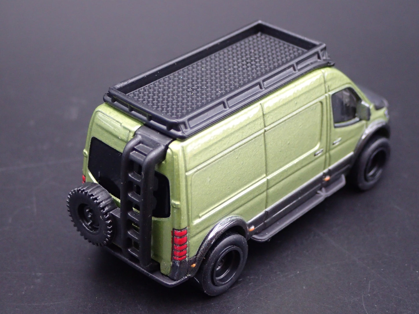 MERCEDES BENZ SPRINTER VAN RARE 1/64 SCALE COLLECTIBLE DIORAMA DIECAST MODEL CAR