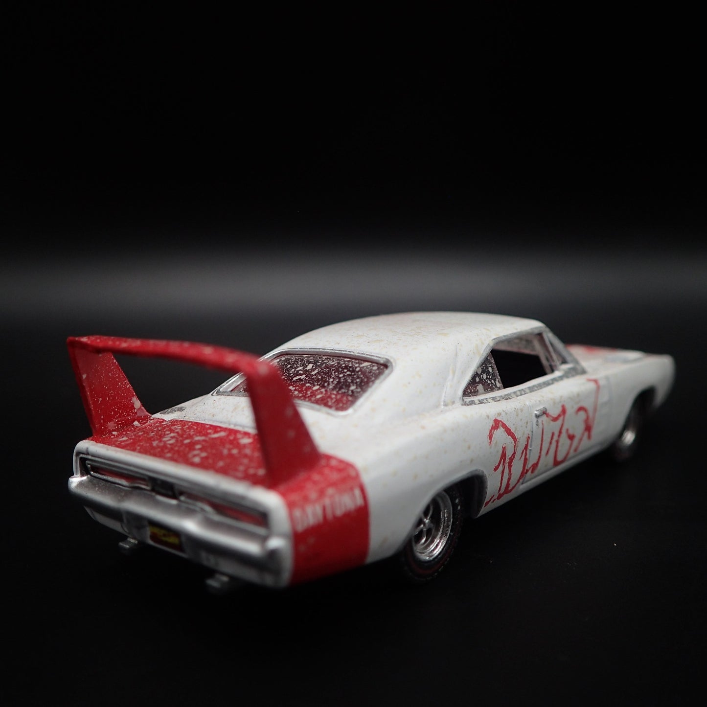 1969 69 DODGE CHARGER DAYTONA BARN FIND 1:64 SCALE DIORAMA DIECAST MODEL CAR