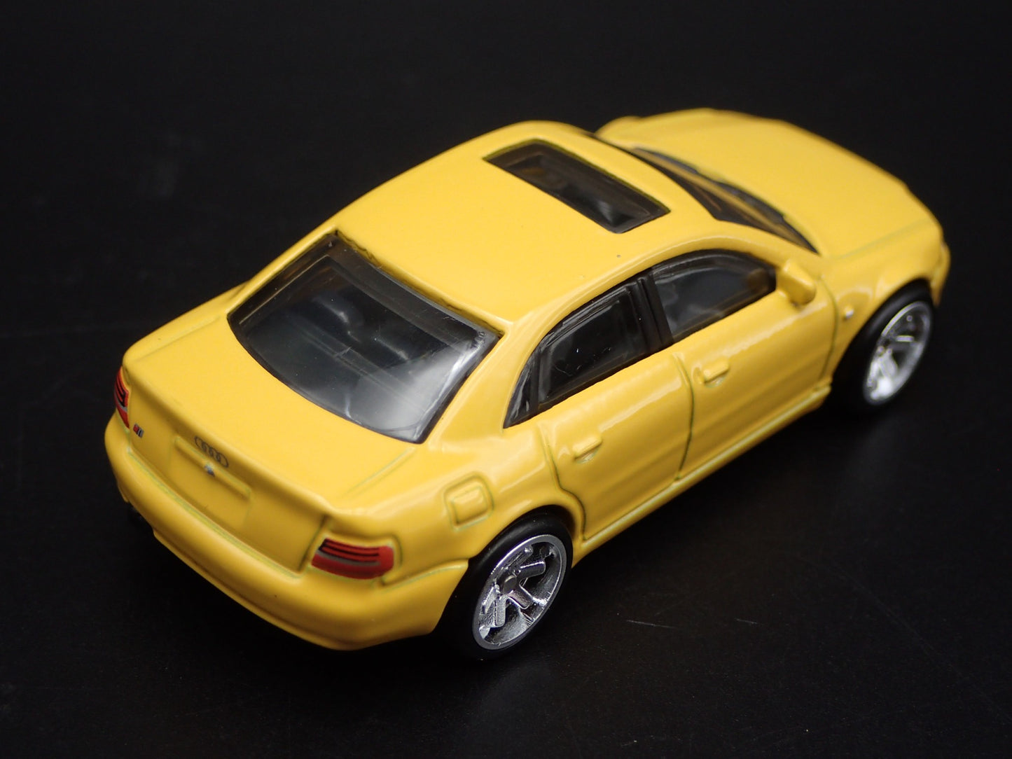 1997 - 2002 AUDI S4 QUATTRO 4 FOUR DOOR 1:64 SCALE DIORAMA DIECAST MODEL CAR