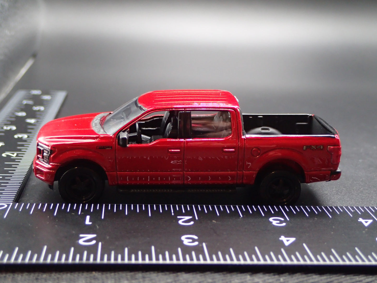 2015-2020 FORD F150 LARIAT PICKUP TRUCK RED 1:64 SCALE DIORAMA DIECAST MODEL CAR