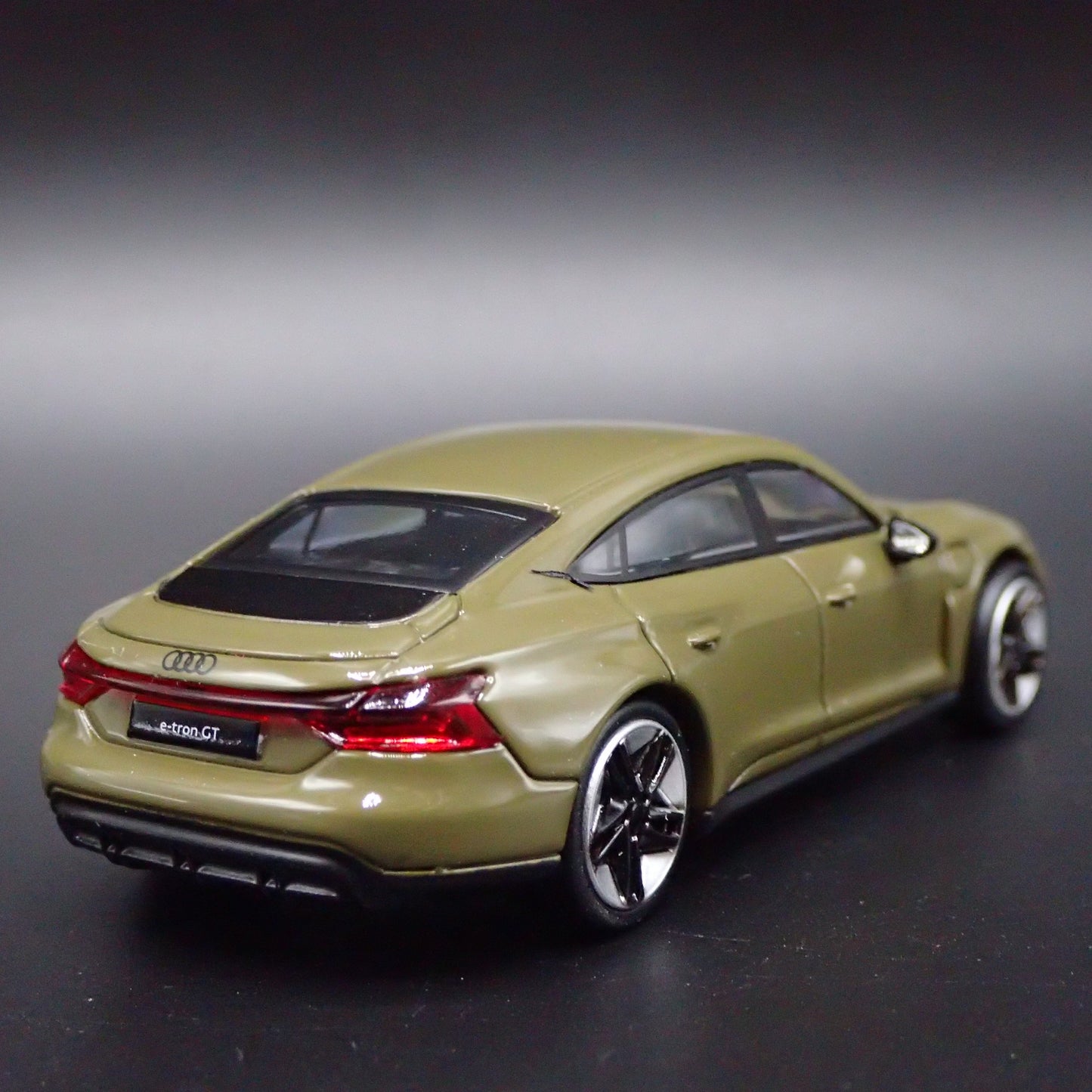 2020-2025 AUDI RS E TRON ETRON GT 1:64 SCALE COLLECTIBLE DIECAST MODEL CAR