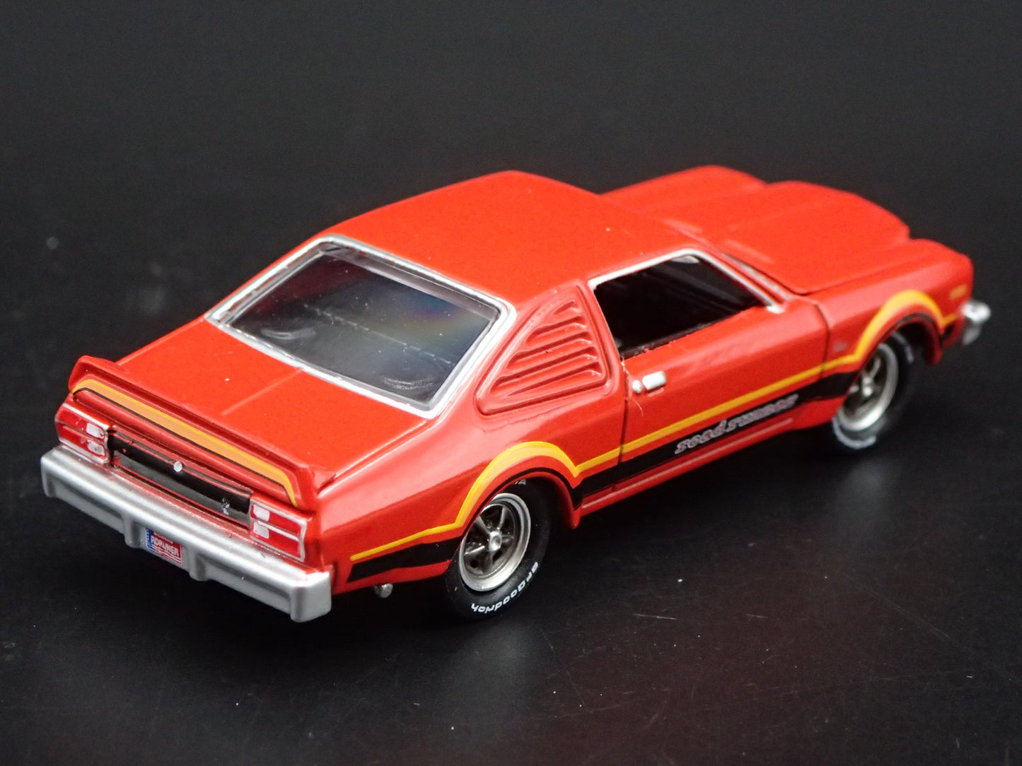 1976 76 PLYMOUTH VOLARE ROAD RUNNER ORANGE 1/64 SCALE DIORAMA DIECAST MODEL CAR