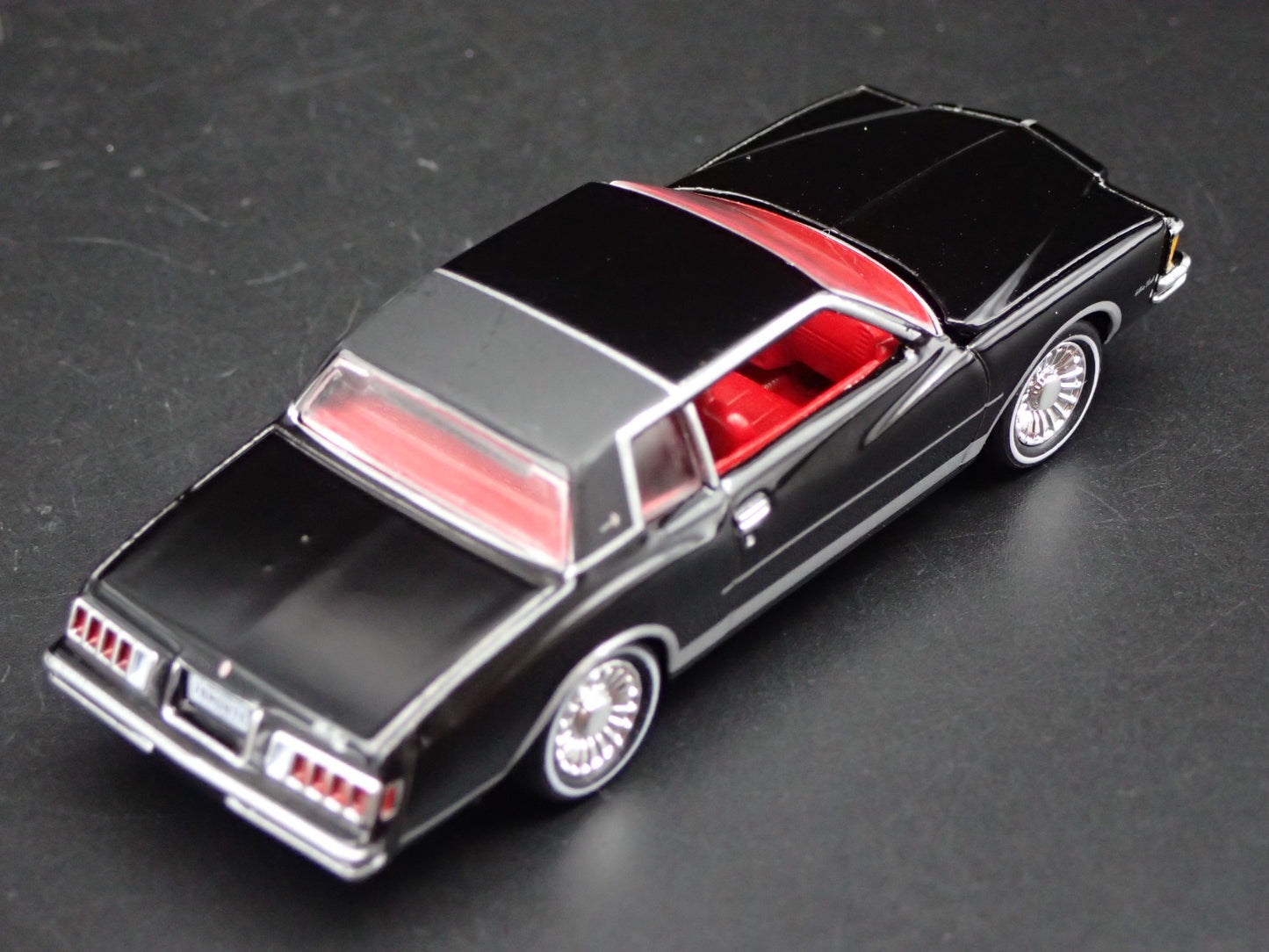 1978 78 CHEVY CHEVROLET MONTE CARLO G BODY 1:64 SCALE DIORAMA DIECAST MODEL CAR