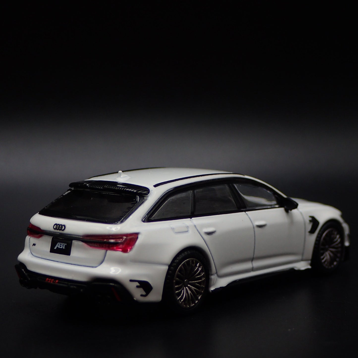 2019-2024 AUDI AVANT RS6-R STATION WAGON 1/64 SCALE DIORAMA DIECAST MODEL CAR