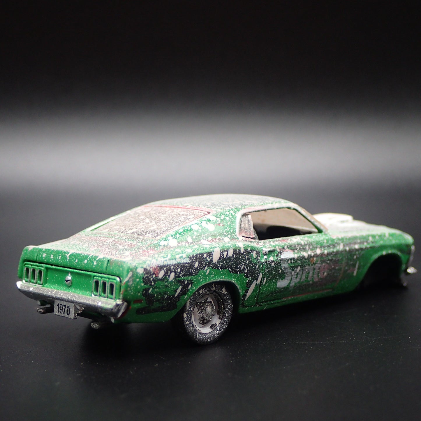 1970 FORD MUSTANG 428 SCJ FASTBACK SPRITE BARN FIND 1:64 SCALE DIECAST MODEL CAR