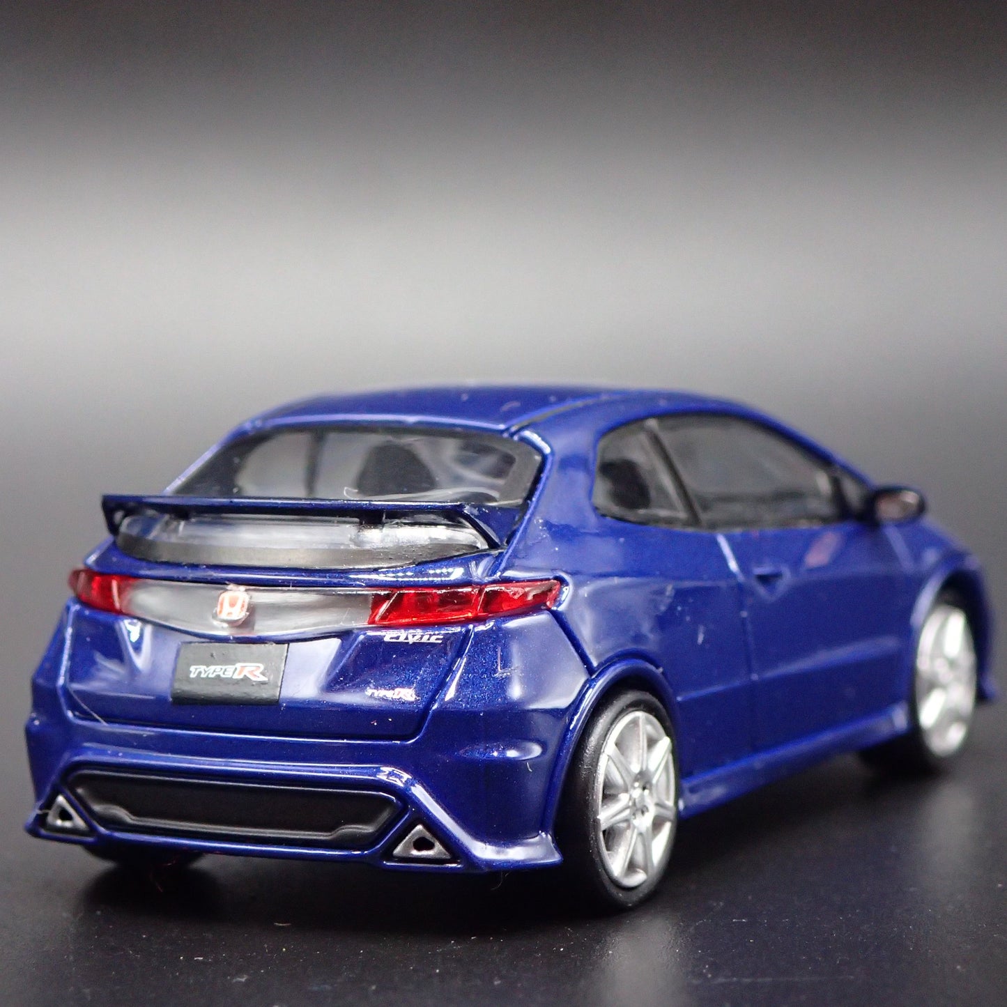 2007-2011 HONDA CIVIC TYPE R FN2 EURO 1:64 SCALE DIORAMA DIECAST MODEL CAR