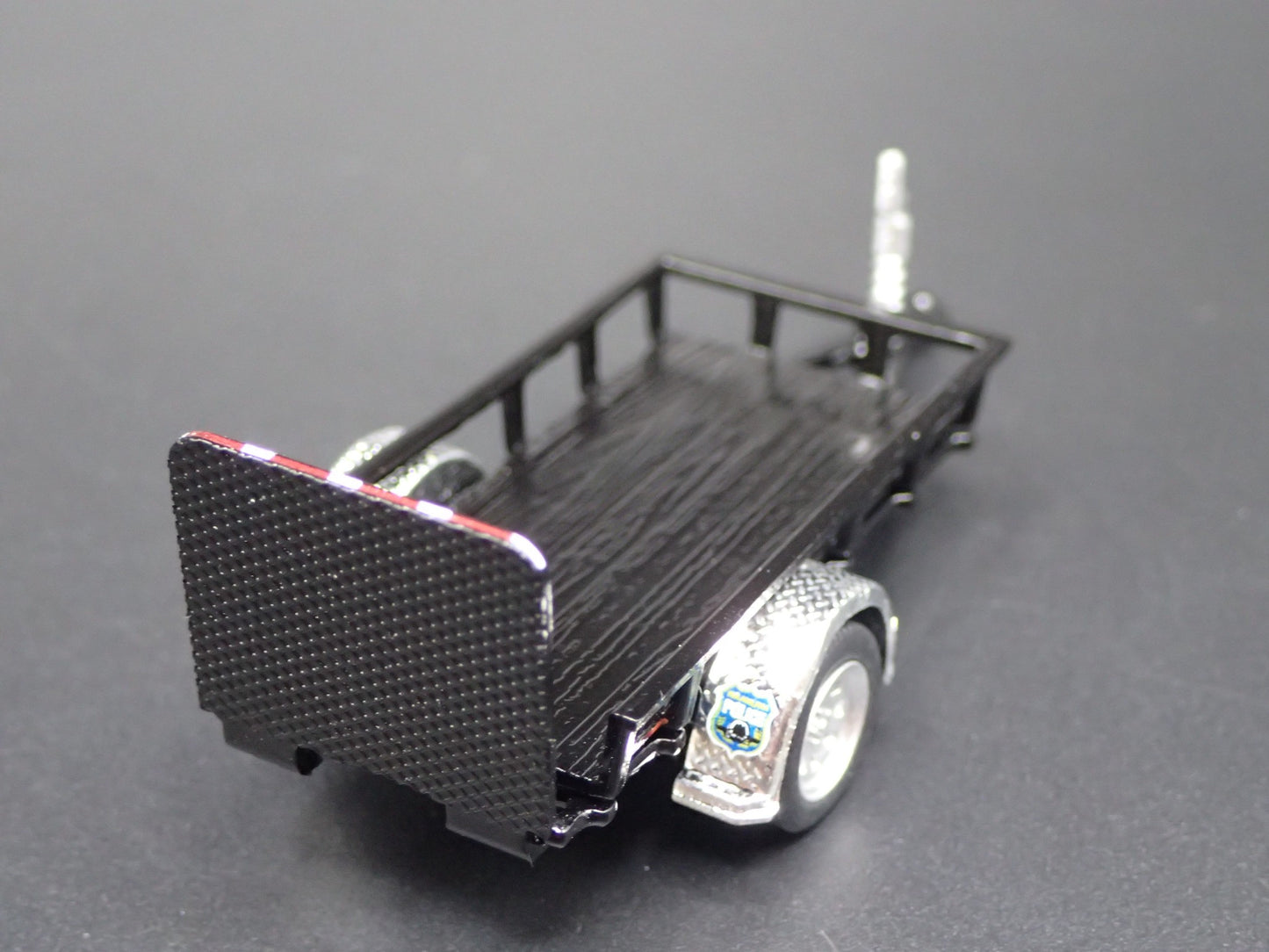 UTILITY TRAILER RUBBER TIRES with WORKING RAMPS 1:64 SCALE DIORAMA DIECAST MODEL