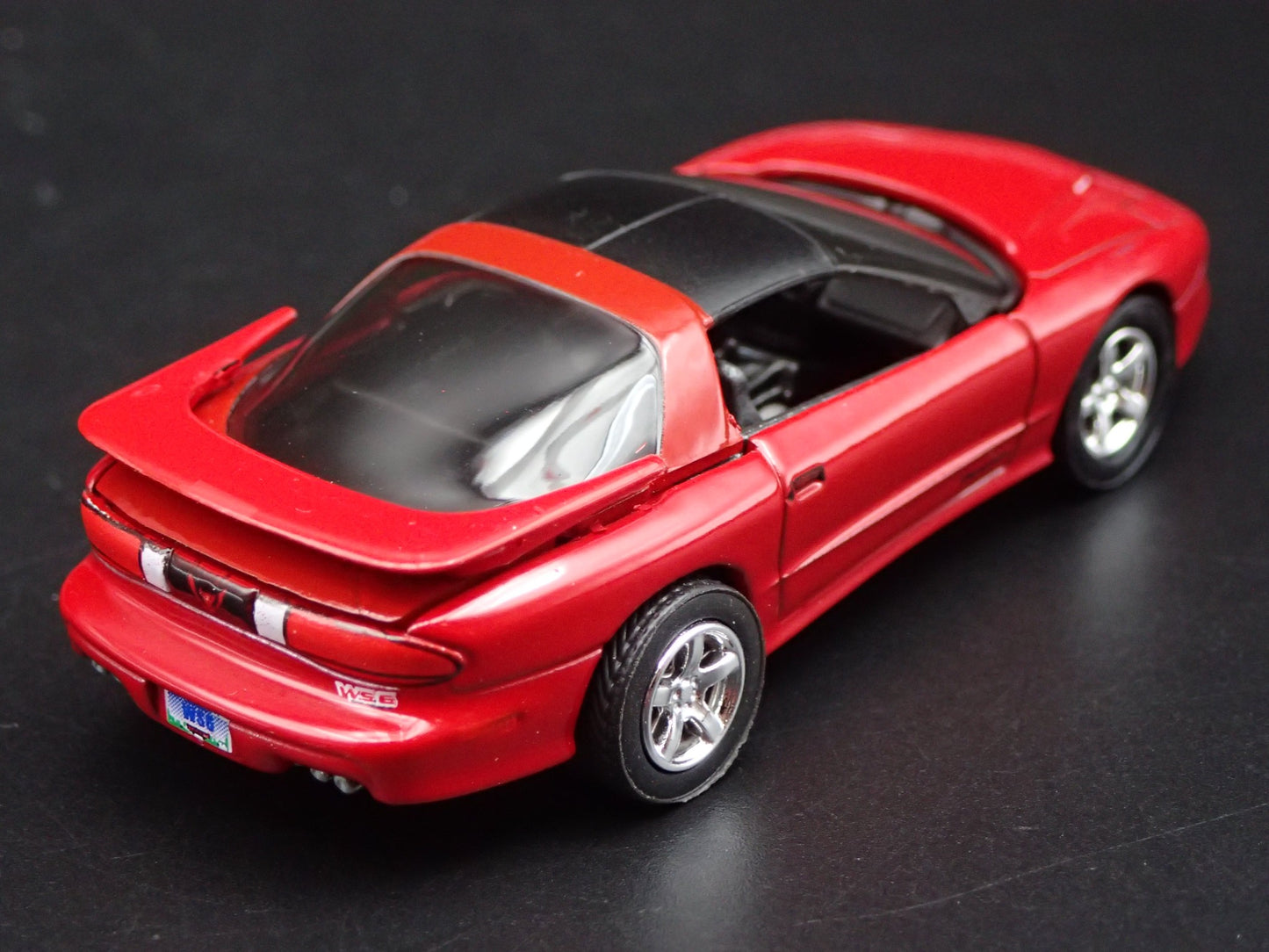 1997 97 PONTIAC FIREBIRD T/A TA 1:64 SCALE COLLECTIBLE DIORAMA DIECAST MODEL CAR