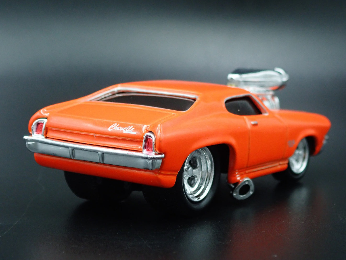 1969 69 CHEVY CHEVROLET CHEVELLE SS ORANGE 1/64 SCALE DIORAMA DIECAST MODEL CAR