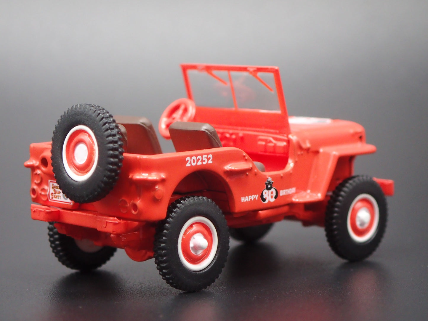 1941-1945 JEEP WILLYS SMOKEY BEAR ORANGE 1:64 SCALE DIORAMA DIECAST MODEL CAR