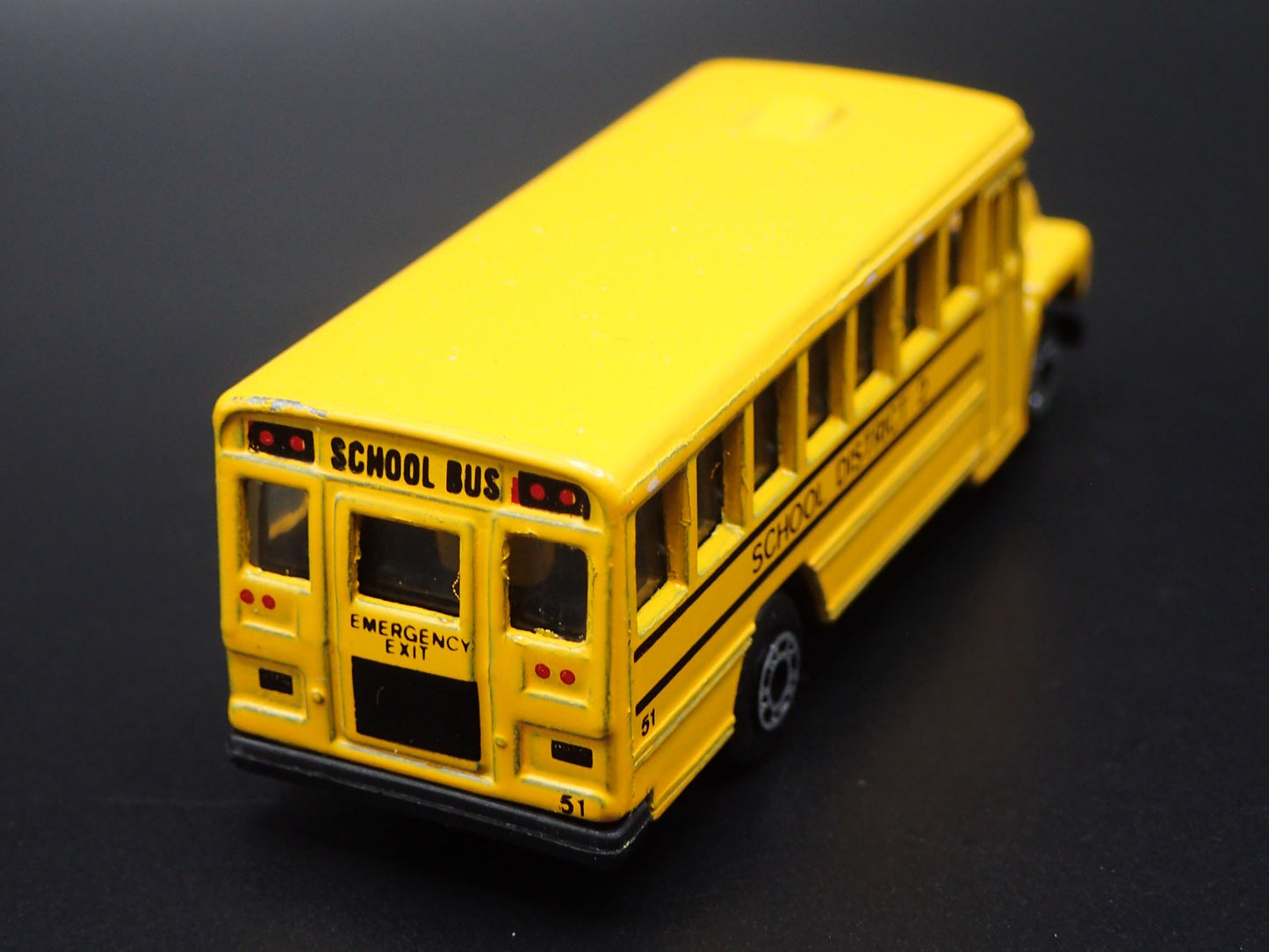 VINTAGE SCHOOL BUS YELLOW 1:64 MB SCALE COLLECTIBLE DIORAMA DIECAST MODEL CAR