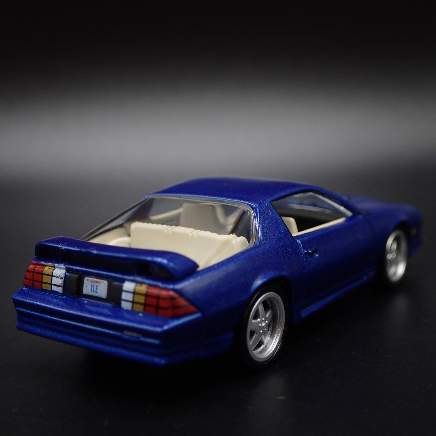 1991 91 CHEVY CHEVROLET CAMARO Z28 1LE BLUE 1:64 SCALE DIORAMA DIECAST MODEL CAR