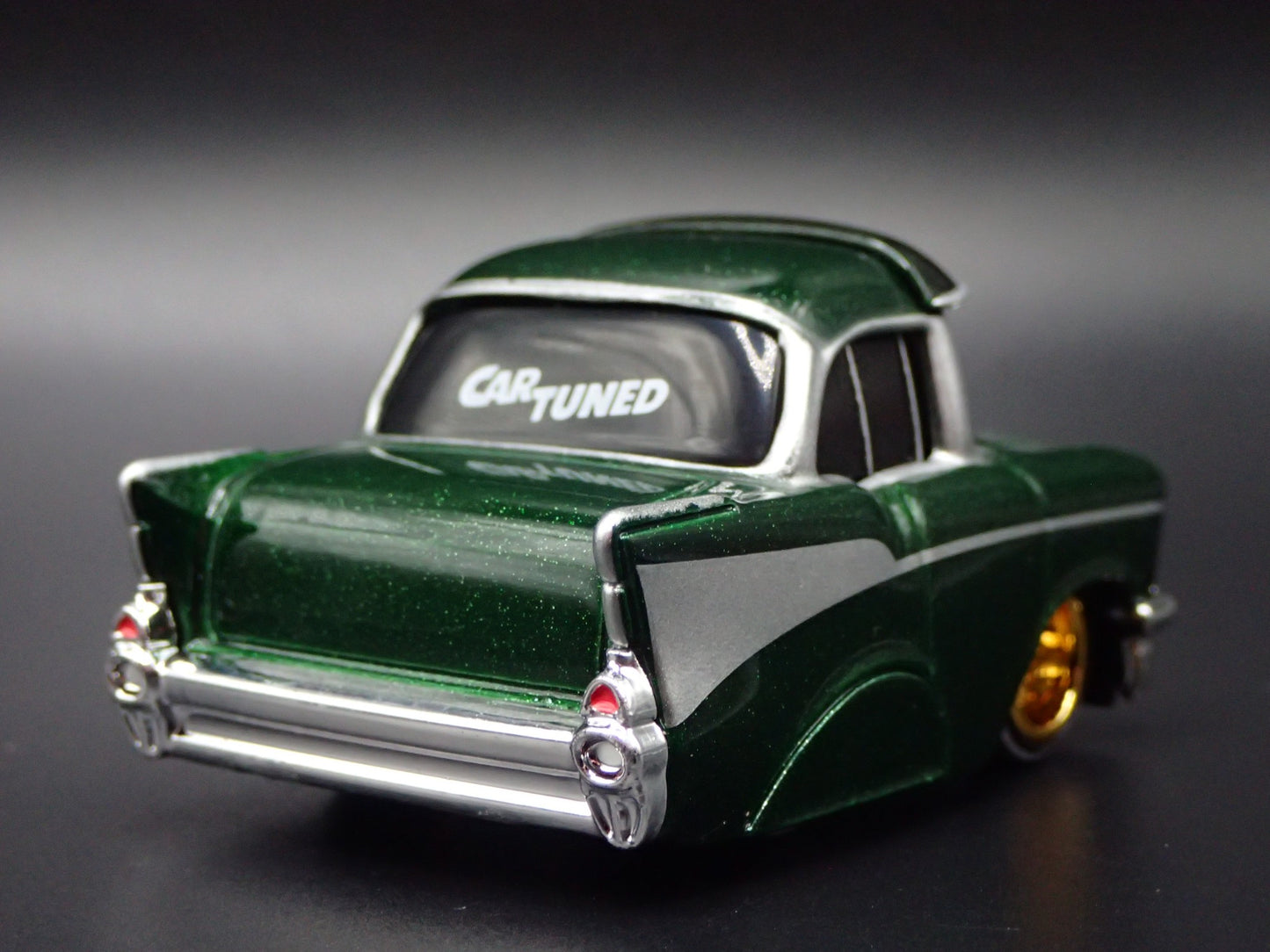 1957 57 CHEVY CHEVROLET BEL AIR TUNED GREEN 1:64 SCALE DIORAMA DIECAST MODEL CAR