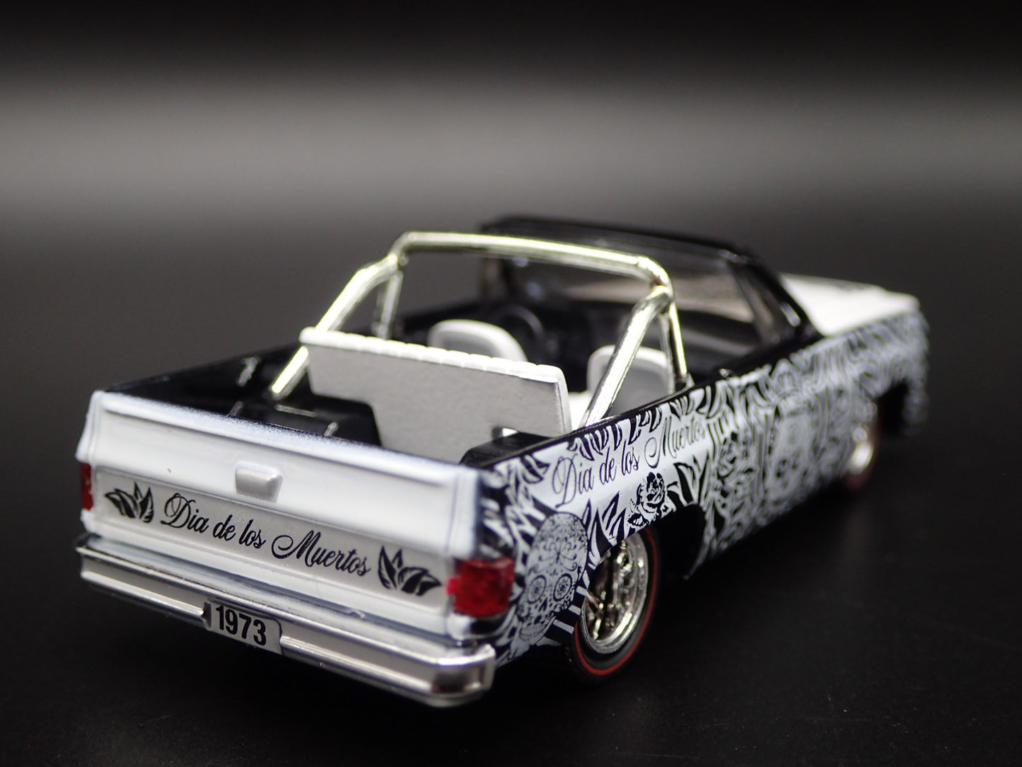 1973 73 GMC JIMMY SIERRA DIAS DE LOS MUERTOS SQUARE 1/64 SCALE DIECAST MODEL CAR