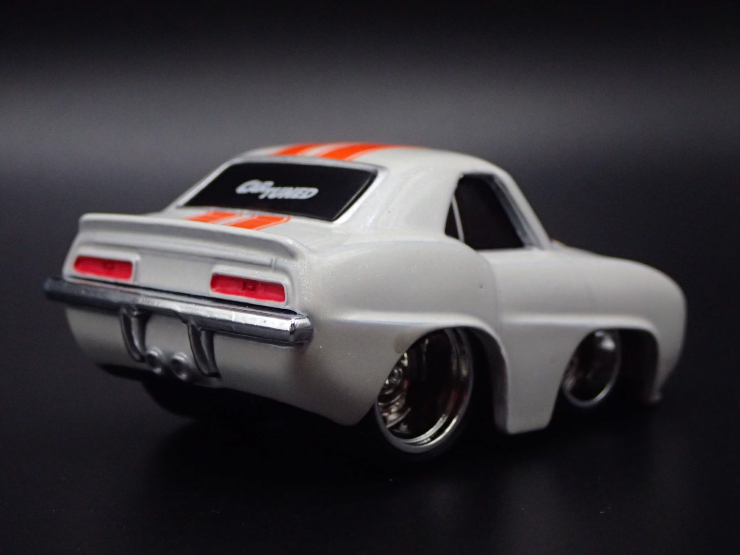 1969 69 CHEVY CHEVROLET CAMARO TUNED WHITE 1:64 SCALE DIORAMA DIECAST MODEL CAR