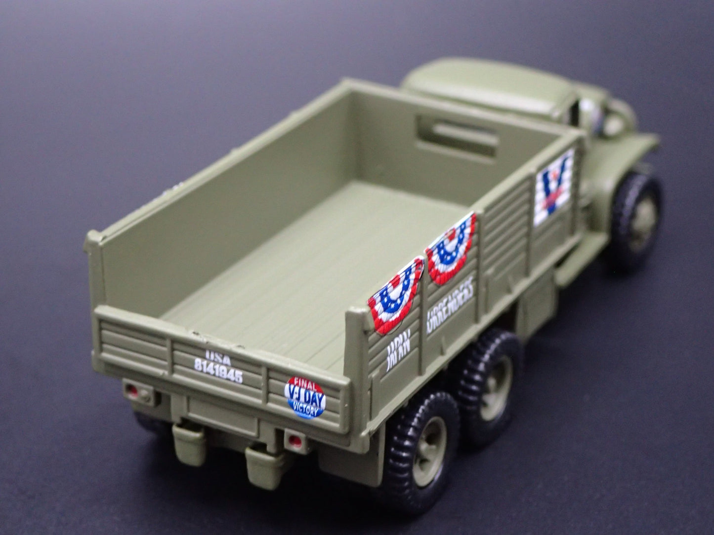 WWII GMC CCKW 2.5 TON 6X6 TRUCK MILITARY V-J DAY 1:87 SCALE DIECAST MODEL CAR