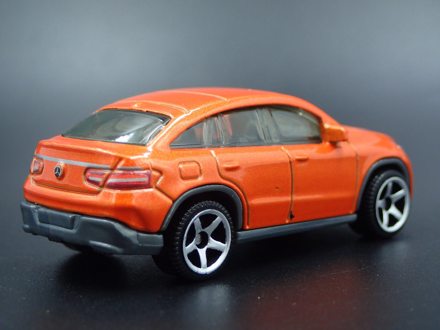 2012-2019 MERCEDES-BENZ GLE COUPE ORANGE 1:64 SCALE DIORAMA DIECAST MODEL CAR