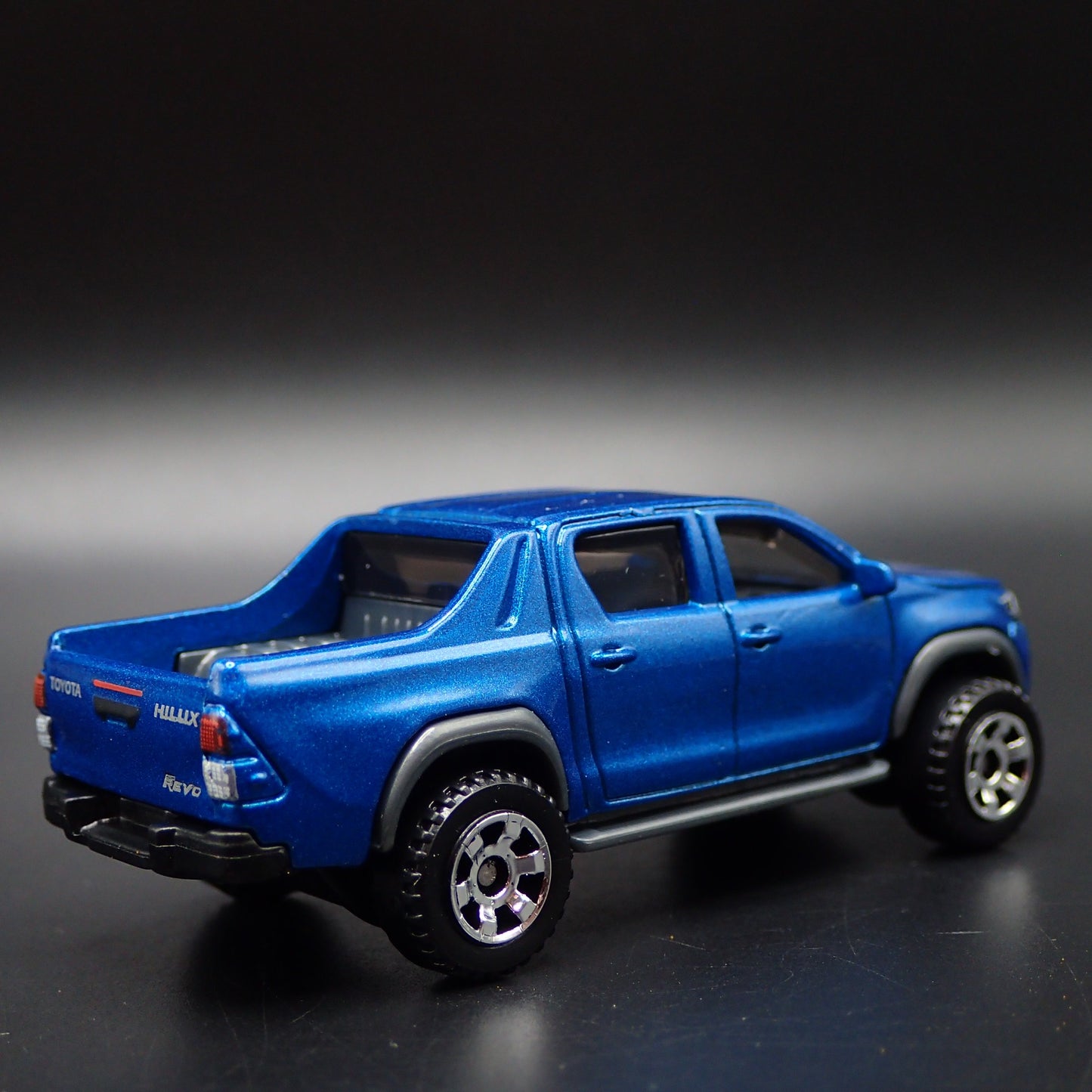 2015-2025 TOYOTA HILUX PICKUP TRUCK BLUE 1/64 SCALE DIORAMA DIECAST MODEL CAR