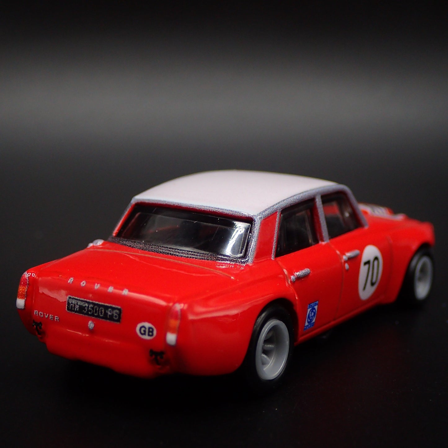 1963-1977 ROVER P6 GROUP 2 RED 1/64 SCALE COLLECTIBLE DIORAMA DIECAST MODEL CAR