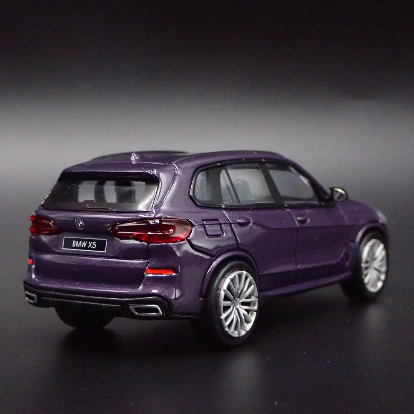 2019-2025 BMW X5 LUXURY SUV G05 1:64 SCALE COLLECTIBLE DIORAMA DIECAST MODEL CAR