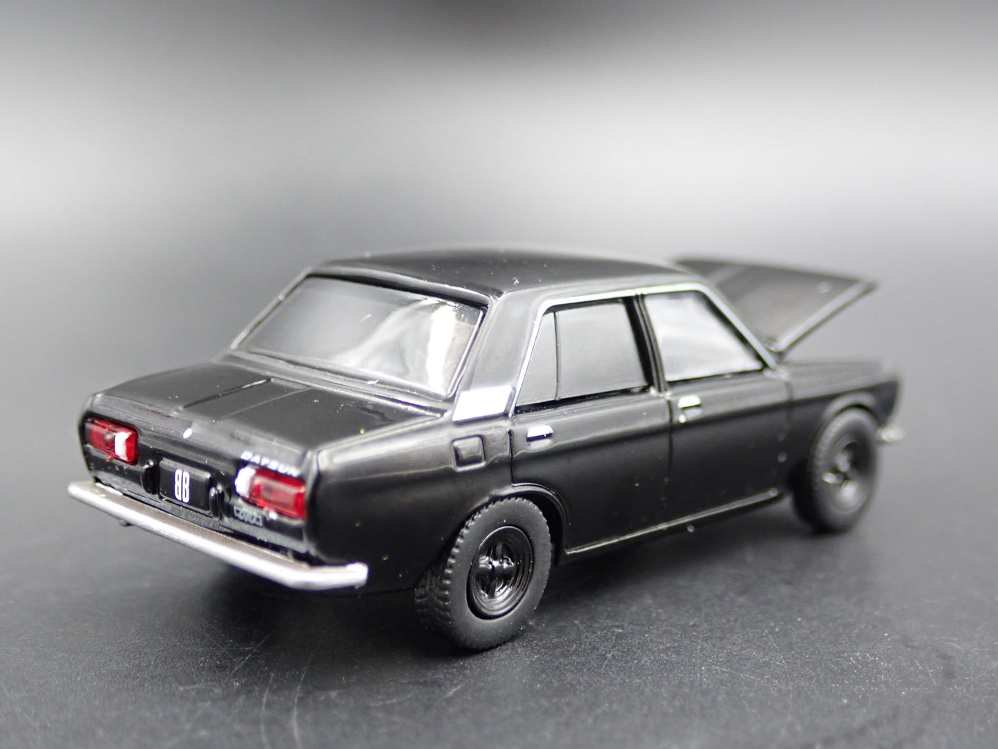 1967-1973 DATSUN 510 SEDAN 4 FOUR DOOR RARE 1:64 SCALE DIORAMA DIECAST MODEL CAR