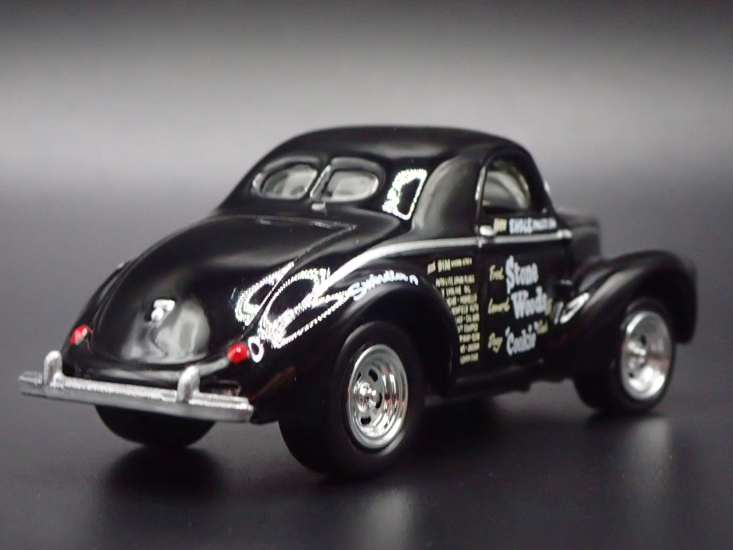 1941 WILLYS COUPE STONE WOODS & COOK NHRA 1:64 SCALE DIORAMA DIECAST MODEL CAR