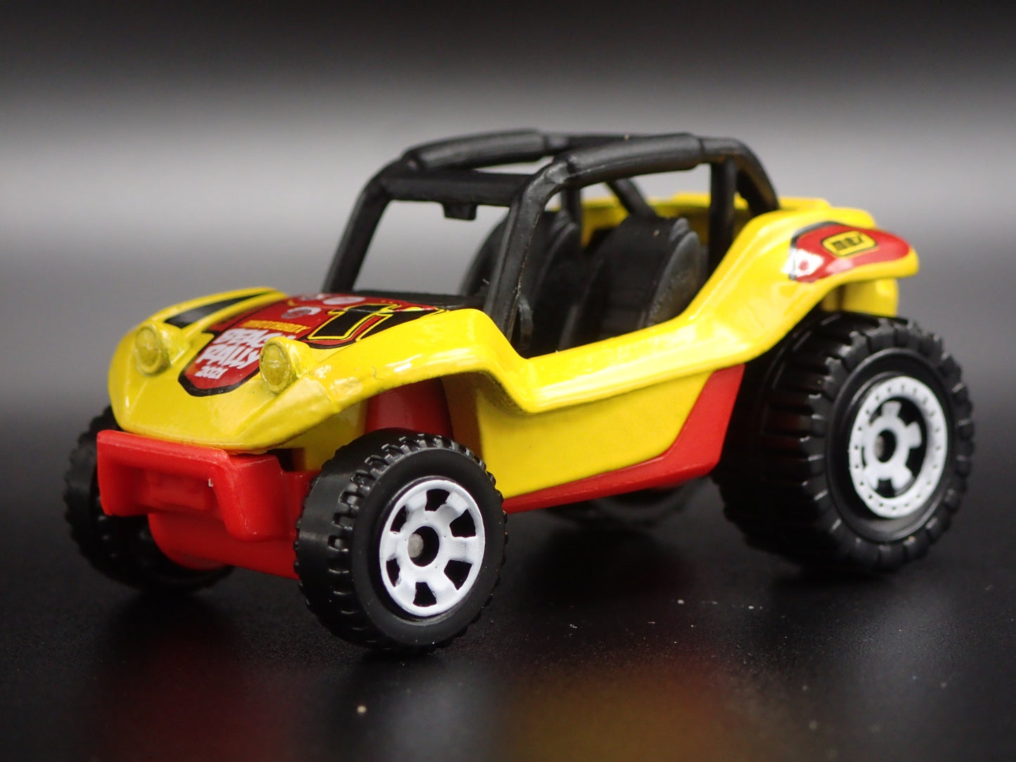 1965-1971 VW VOLKSWAGEN DUNE BUGGY MANX 1:64 SCALE DIORAMA DIECAST MODEL CAR