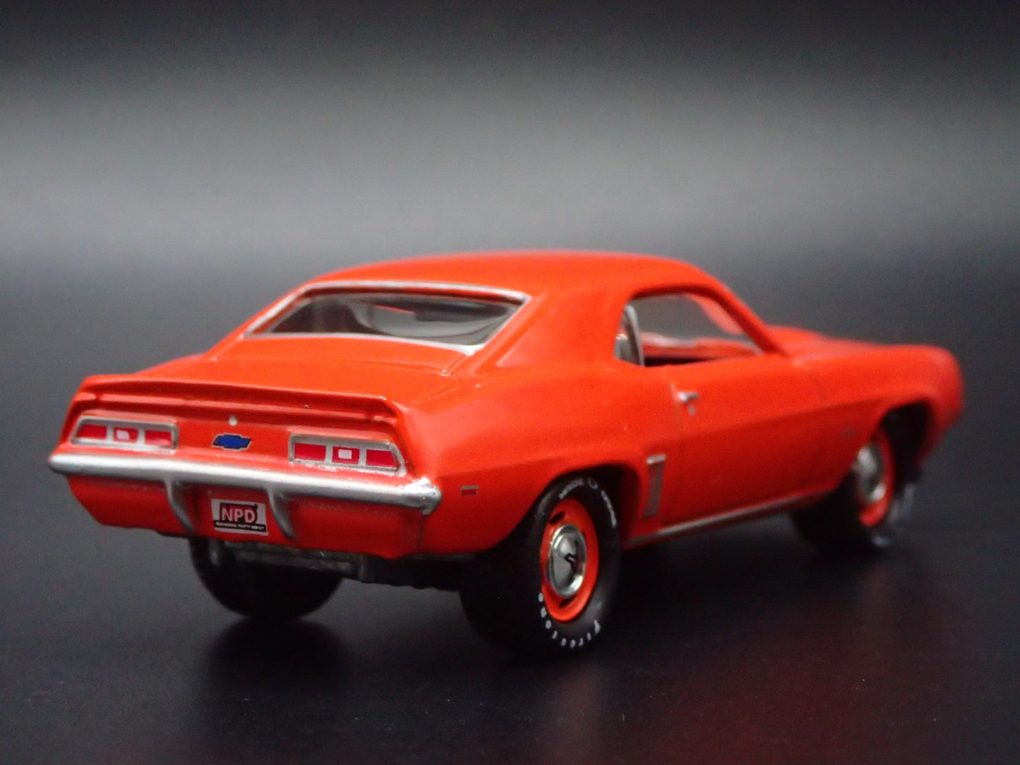 1969 69 CHEVY CHEVROLET CAMARO ZL1 ORANGE 1:64 SCALE DIORAMA DIECAST MODEL CAR