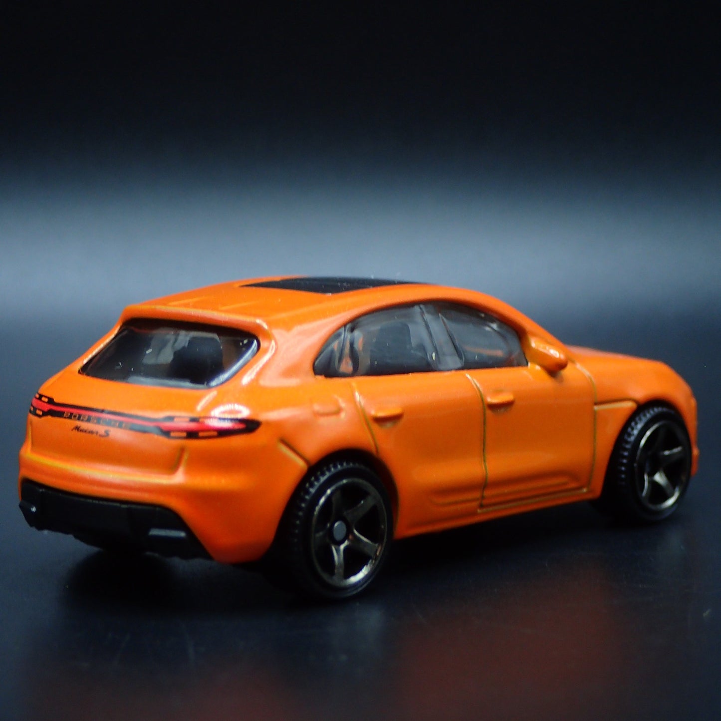 2014-2023 PORSCHE MACAN SUV 1:64 SCALE COLLECTIBLE DIORAMA DIECAST MODEL CAR