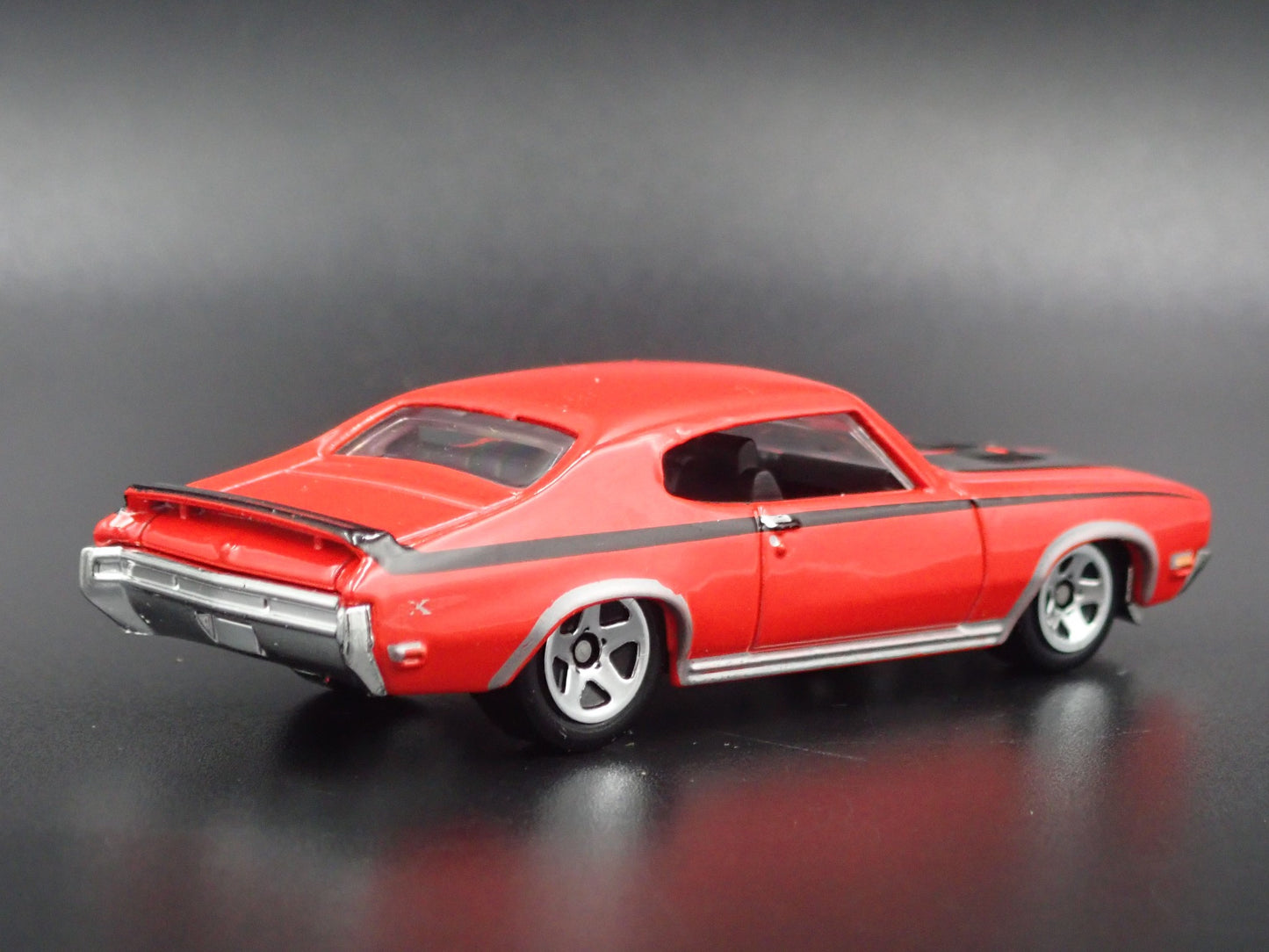 1970 70 BUICK GSX RED 1:64 SCALE LIMITED COLLECTIBLE DIORAMA DIECAST MODEL CAR