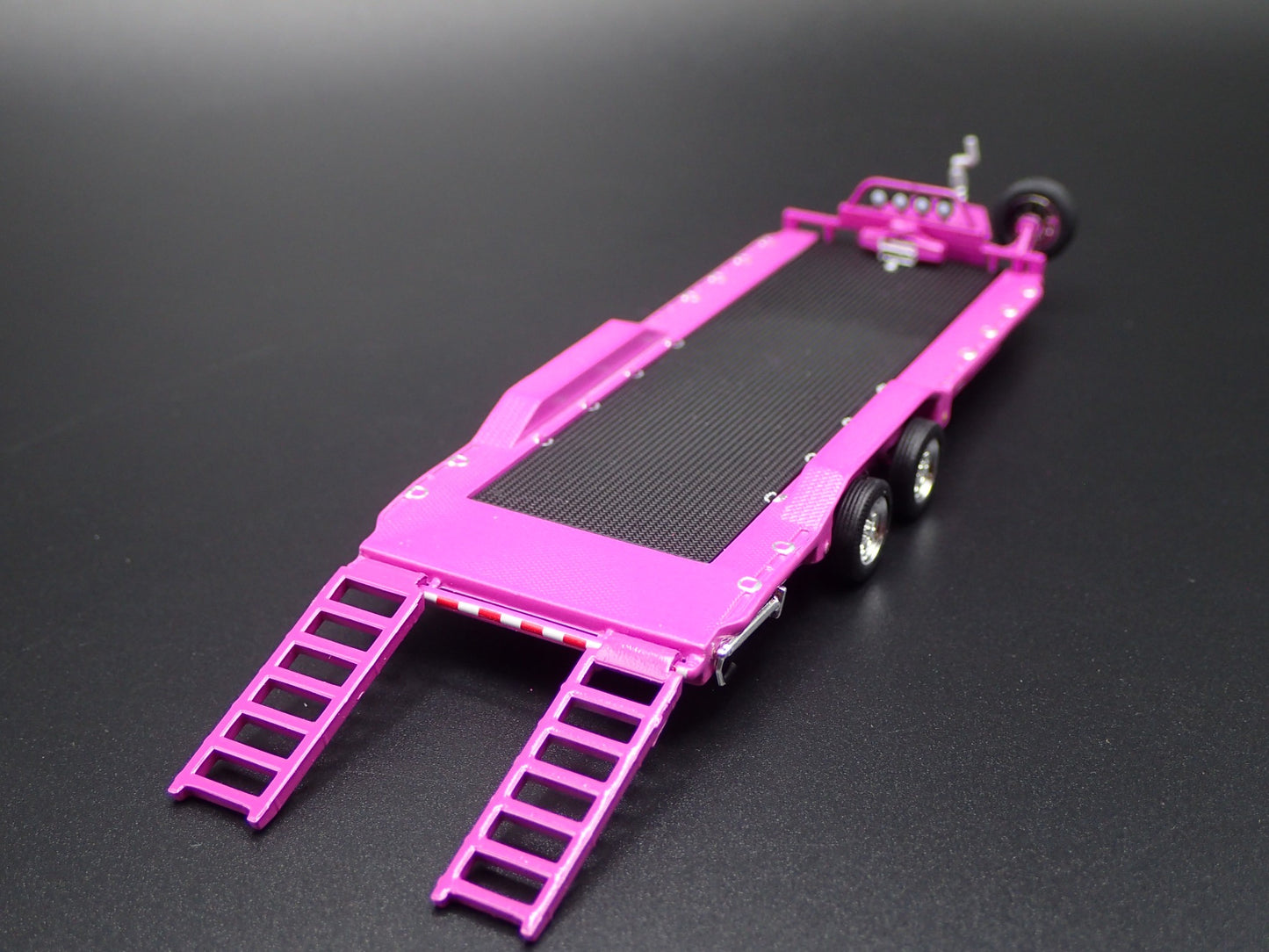 HEAVY DUTY FLATBED TRAILER W/ RUBBER TIRES 1/64 SCALE DIORAMA DIECAST MODEL