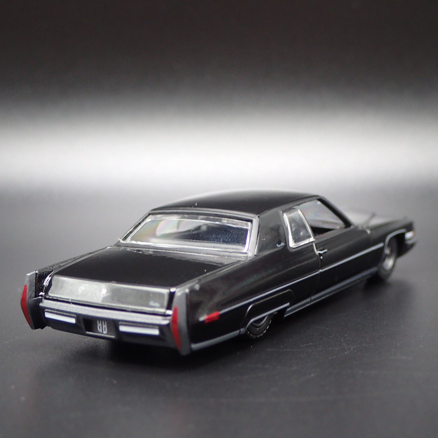 1971 71 CADILLAC CADDY COUPE DEVILLE 2 DOOR 1:64 SCALE DIORAMA DIECAST MODEL CAR