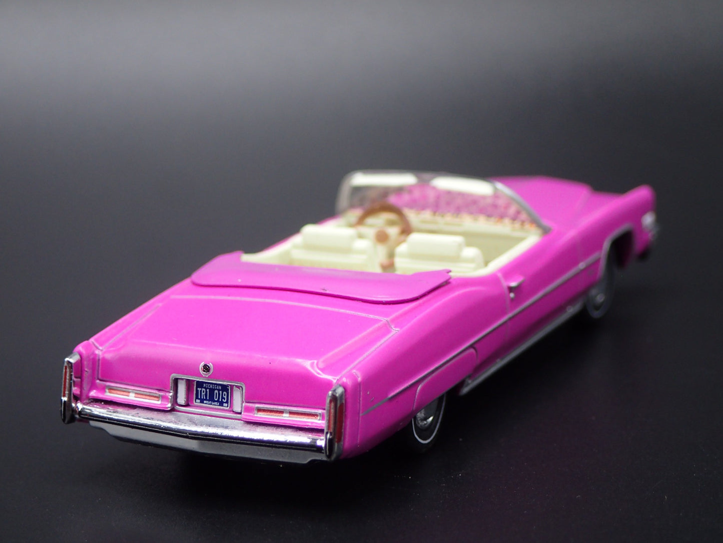 1974 74 CADILLAC CADDY ELDORADO CONVERTIBLE 1:64 SCALE DIORAMA DIECAST MODEL CAR